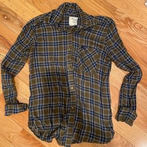 A&F plaid - Olive green - women’s size XS